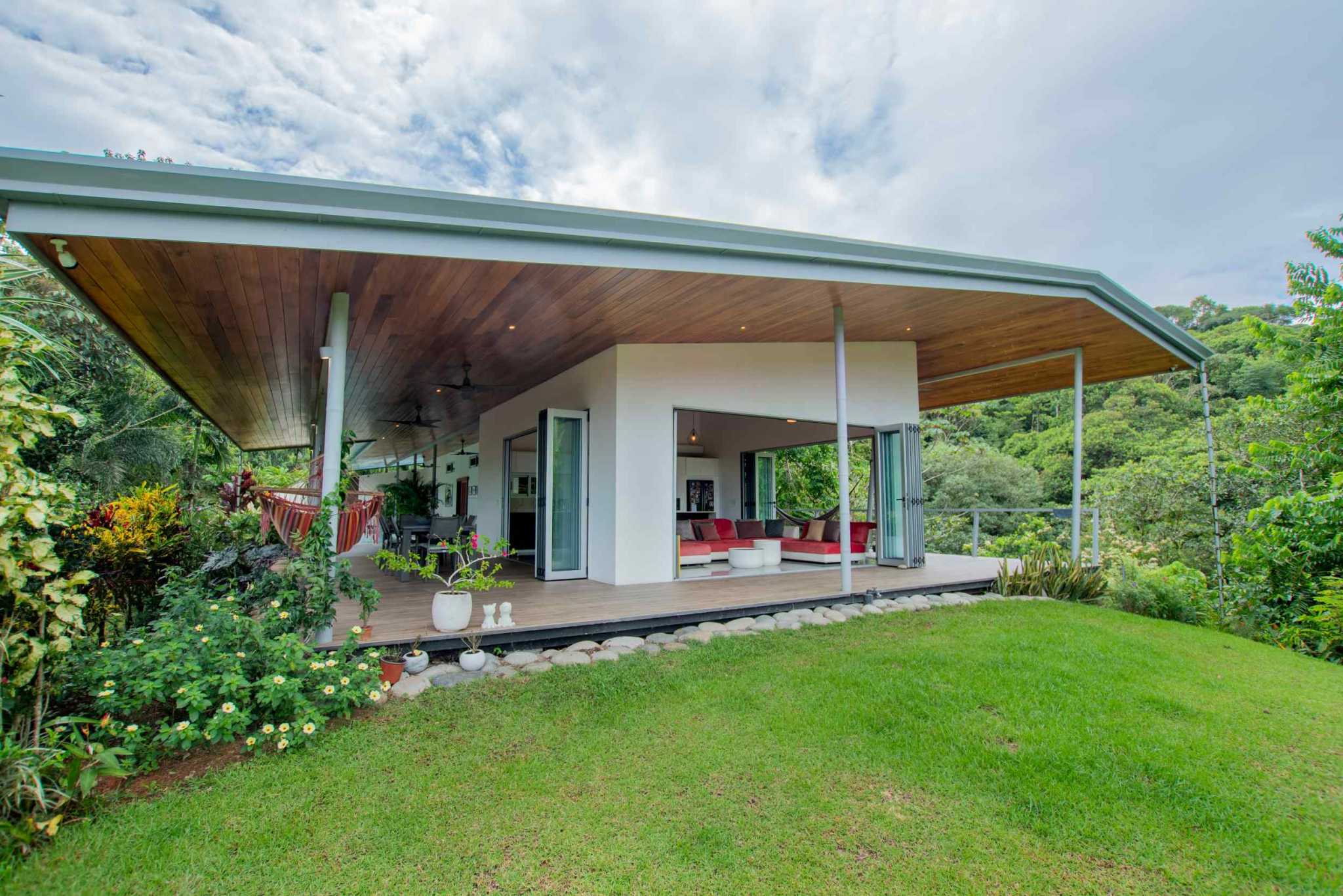 61638-26 Beautiful 4-Bedroom Home with Guest House & Pool in Ojochal Costa Rica