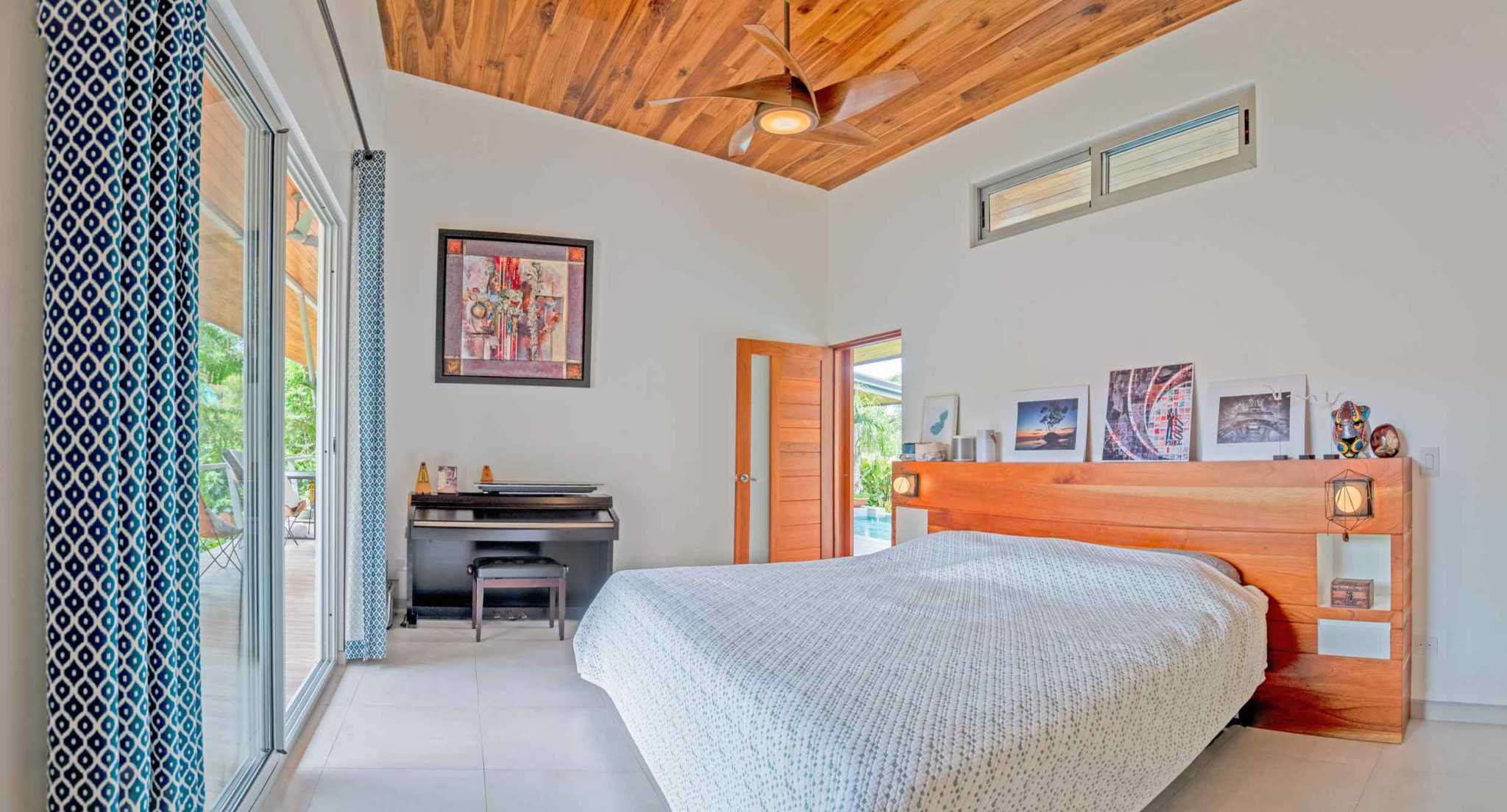 61638-17 Beautiful 4-Bedroom Home with Guest House & Pool in Ojochal Costa Rica