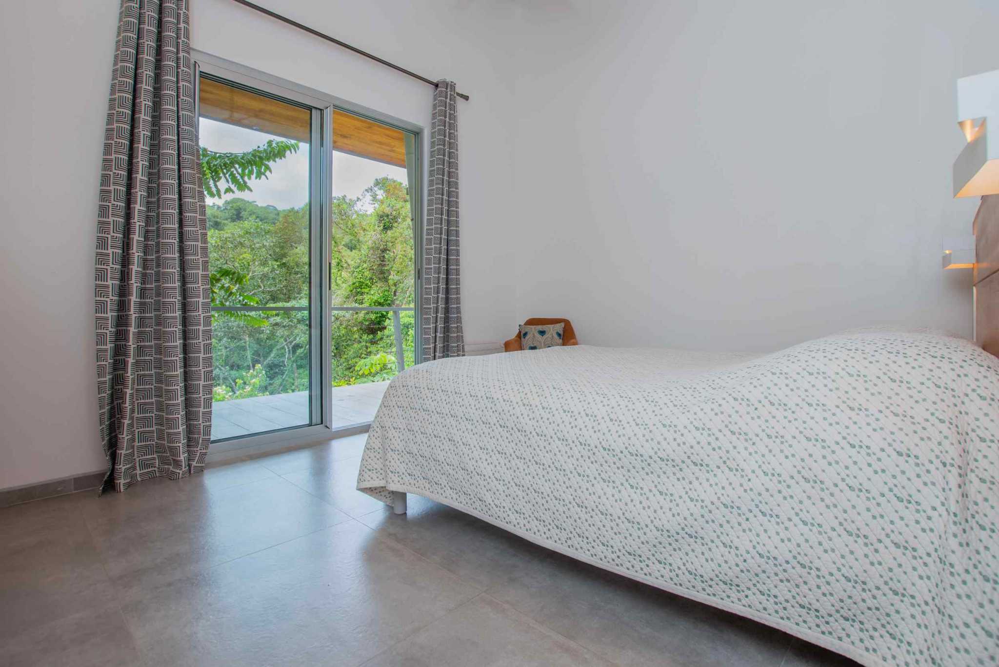 61638-10 Beautiful 4-Bedroom Home with Guest House & Pool in Ojochal Costa Rica