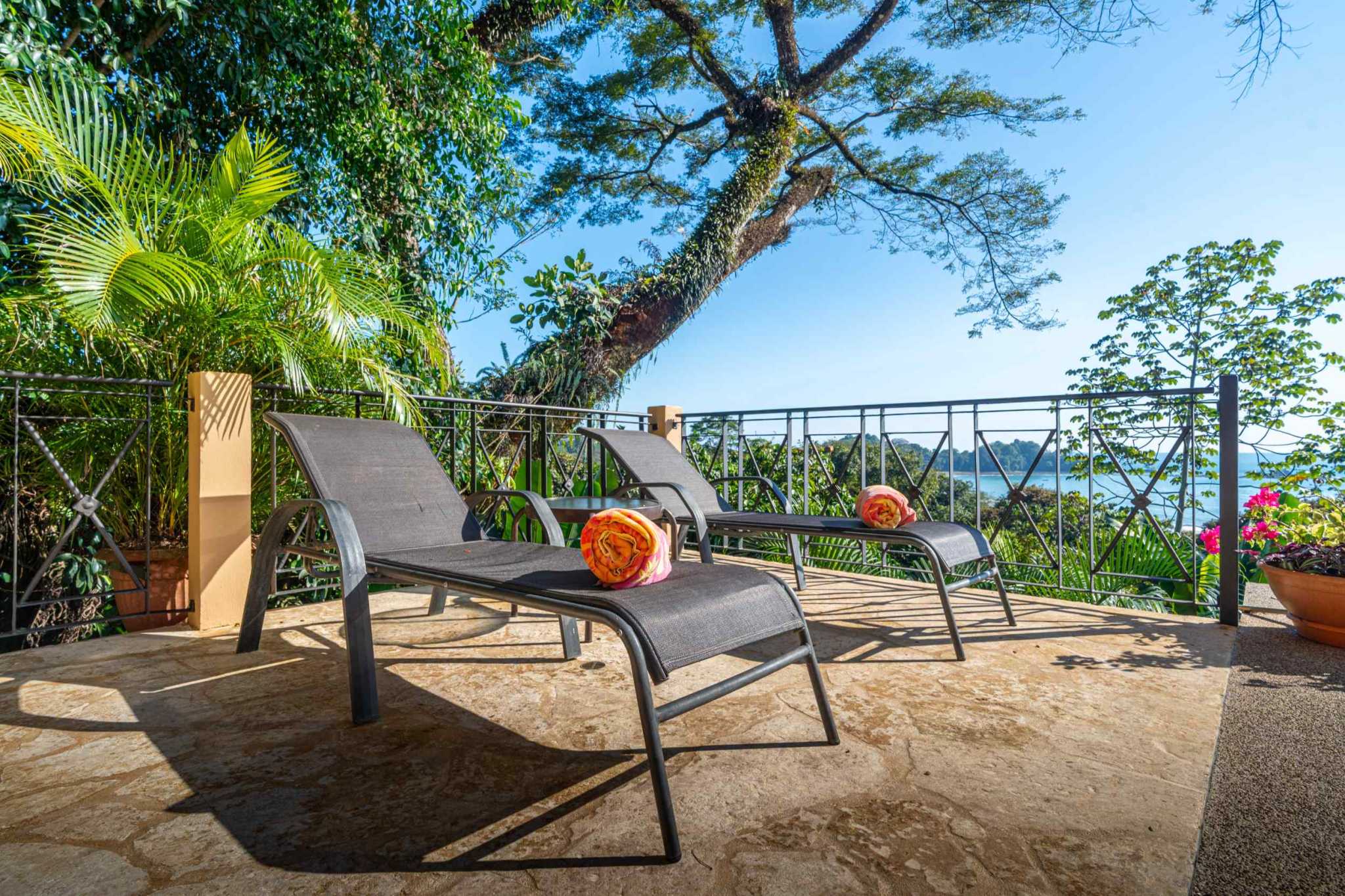 Stunning 2-Bedroom Villa with Ocean Views & Infinity Pool in Dominicalito Costa Rica