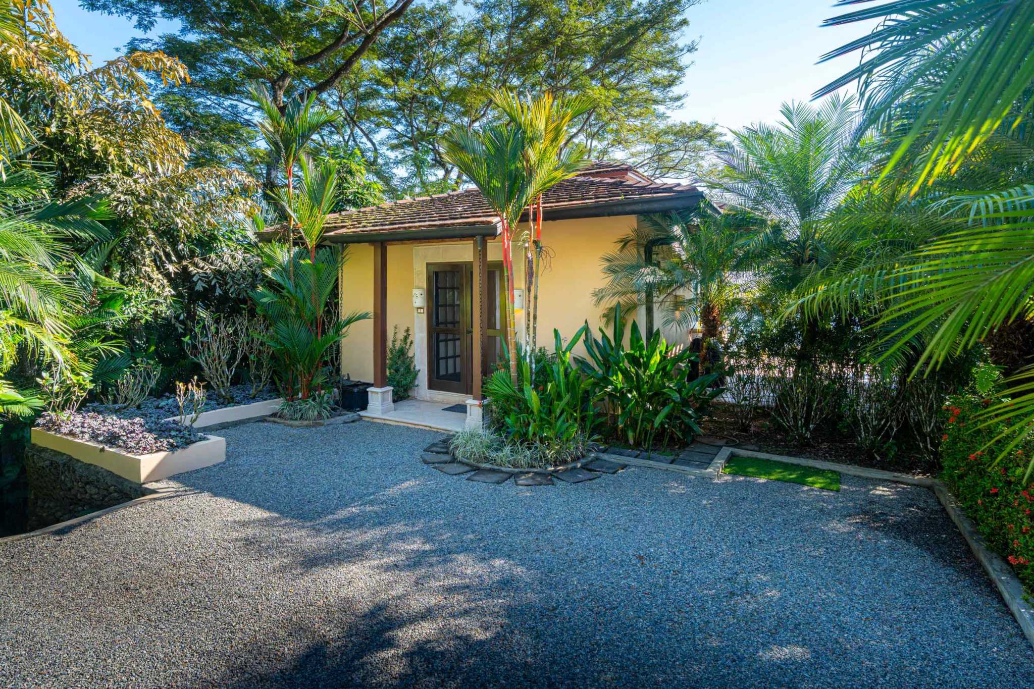 Stunning 2-Bedroom Villa with Ocean Views & Infinity Pool in Dominicalito Costa Rica