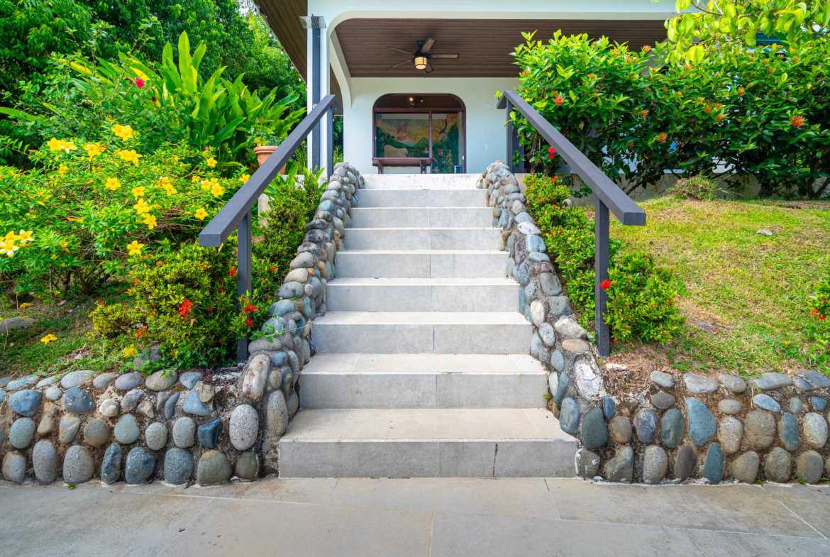 Extraordinary 4-Bedroom Estate with Ocean Views & Guest House in Escaleras Costa Rica photo 11
