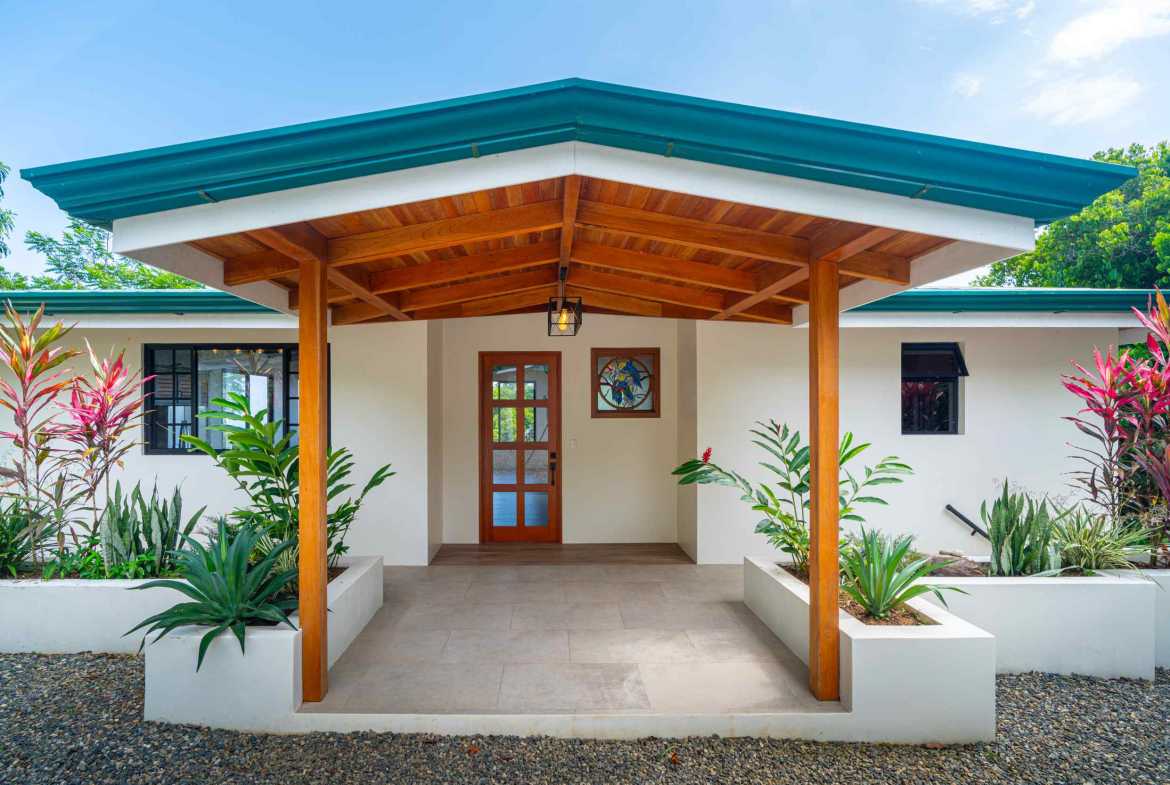 Extraordinary 4-Bedroom Estate with Ocean Views & Guest House in Escaleras Costa Rica photo 1