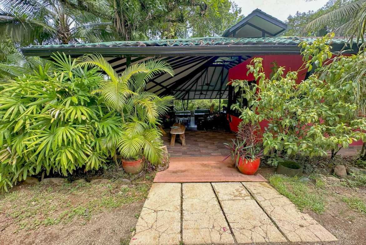 6-Bedroom Business Property with Restaurant, Cabins & Pool, photo 13 of 24