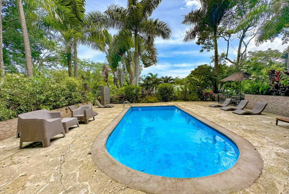 6-Bedroom Business Property with Restaurant, Cabins & Pool, photo 3 of 24