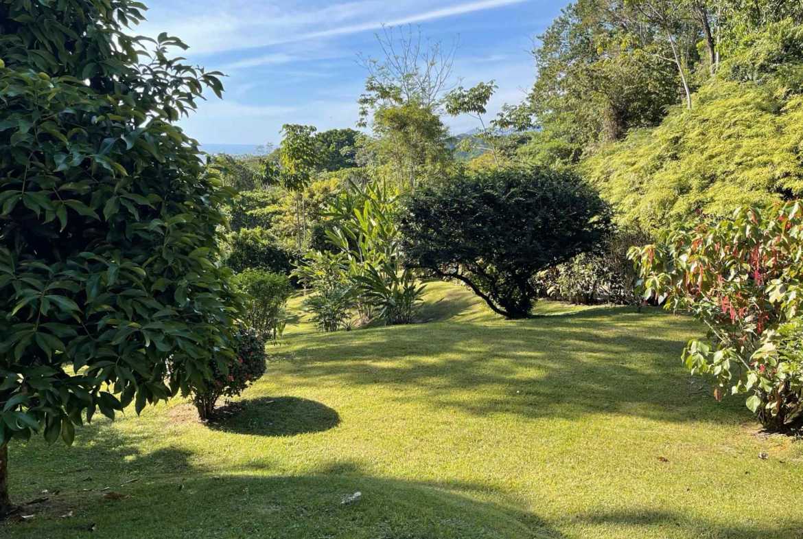 Secluded 3-Bedroom Home with Ocean Views & Creek in Ojochal Costa Rica photo 7