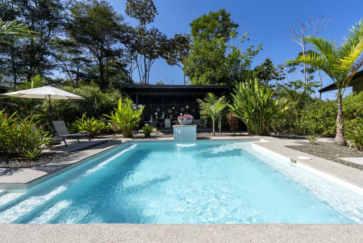 Stunning 5-Bedroom Boutique Hotel with Pool & Highway Frontage in Uvita Costa Rica photo 6