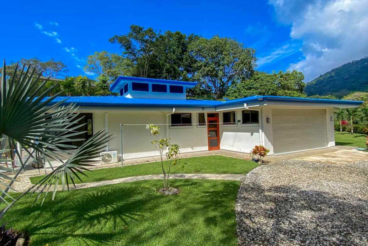 2-Bedroom Hacienda with Ocean Views & Infinity Pool, photo 23 of 24