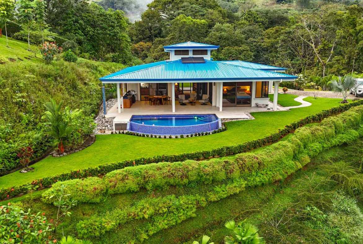 2-Bedroom Hacienda with Ocean Views & Infinity Pool, photo 15 of 24