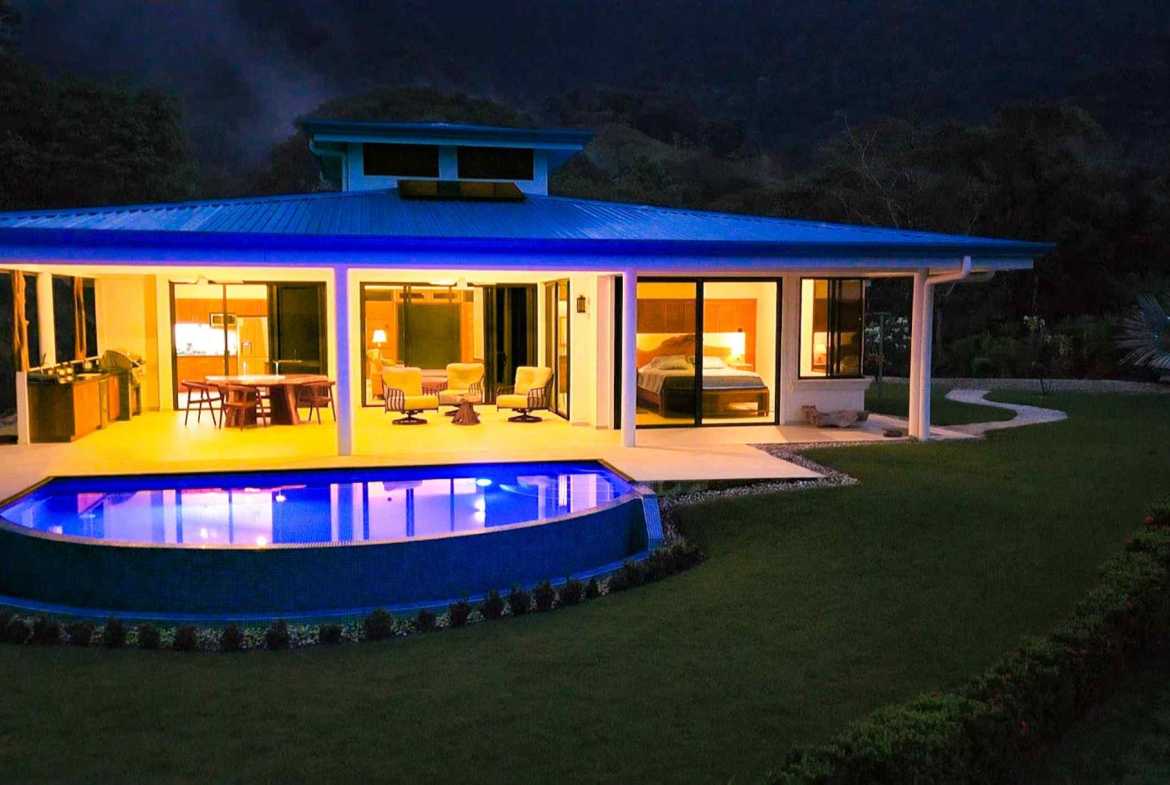 2-Bedroom Hacienda with Ocean Views & Infinity Pool, photo 8 of 24