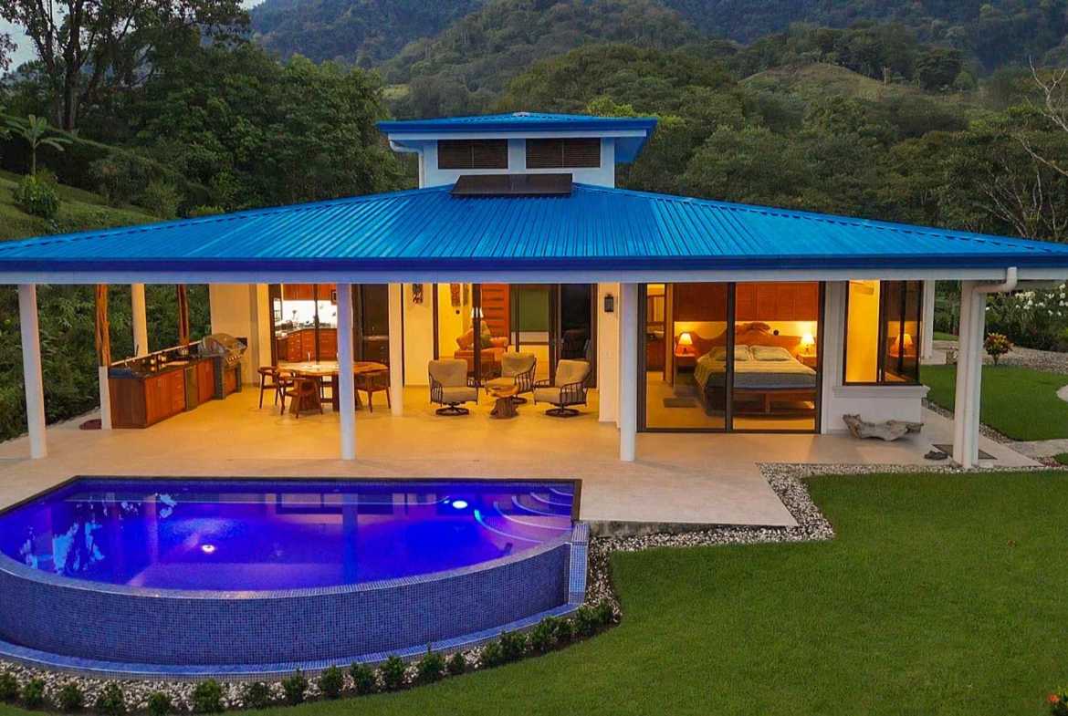 2-Bedroom Hacienda with Ocean Views & Infinity Pool, photo 1 of 24