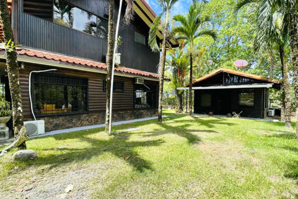 22-Bedroom Multi-Home Estate with Ocean Views & Pool, photo 11 of 24