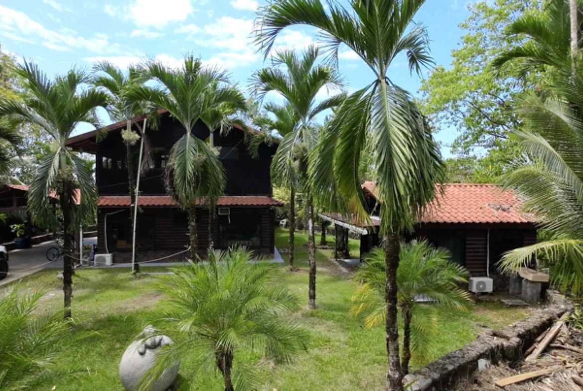 22-Bedroom Multi-Home Estate with Ocean Views & Pool, photo 4 of 24