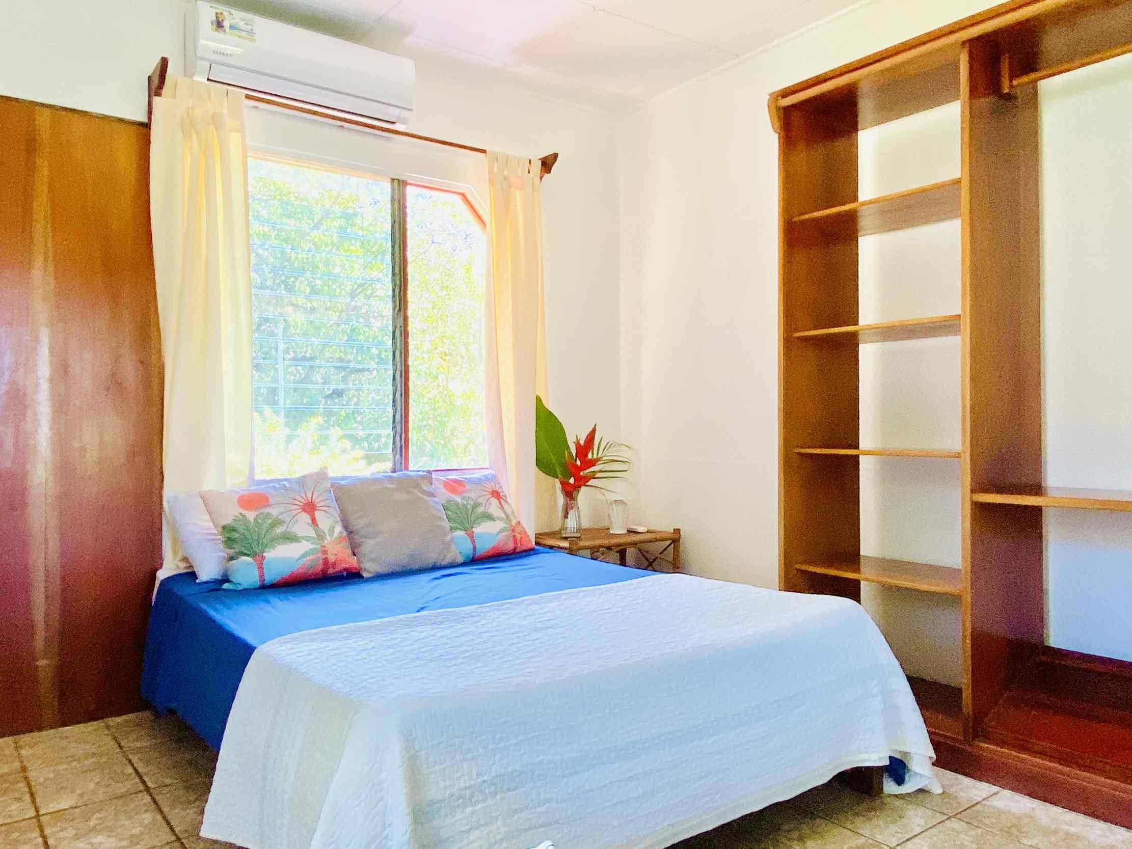 1046