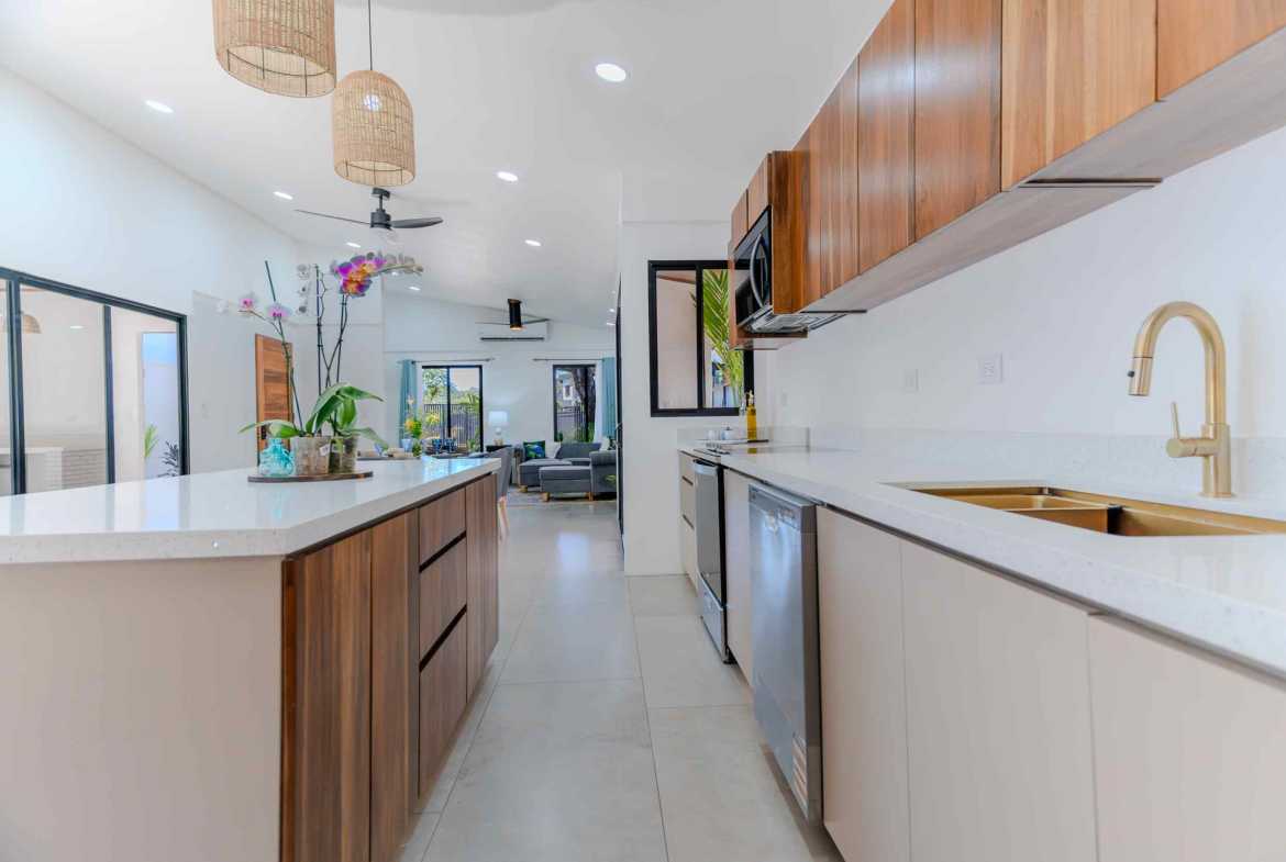 Brand-New 3-Bedroom Villa with Pool & Garden Views, photo 15 of 24