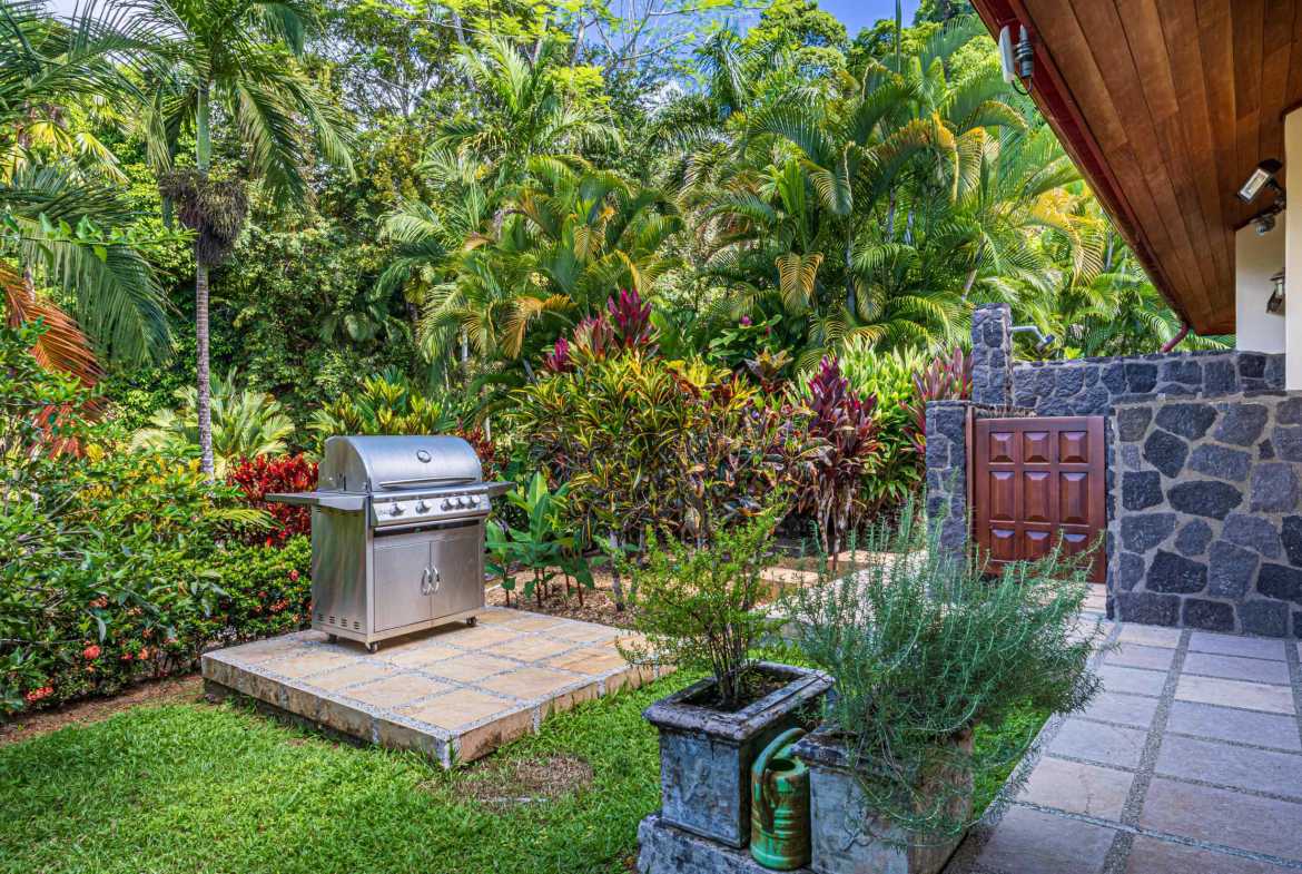 Stunning 5-Bedroom Estate with Ocean Views & 3 Pools in Tres Rios Costa Rica photo 15