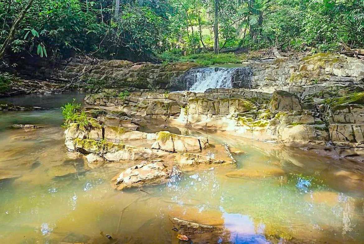Charming Ojochal Home natural river waterfall with rainforest surroundings in Ojochal, Costa Rica