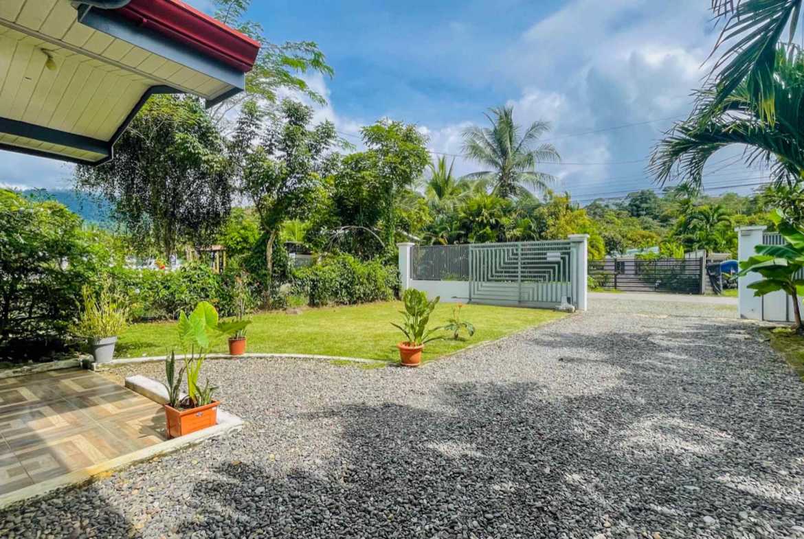 Charming 2-Bedroom Home with Private Pool & Walk-to-Beach in Bahia near Uvita Costa Rica photo 8