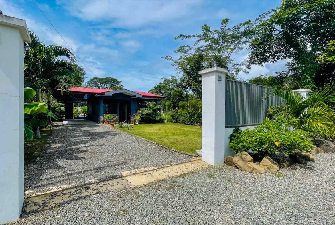 Charming 2-Bedroom Home with Private Pool & Walk-to-Beach in Bahia near Uvita Costa Rica photo 6