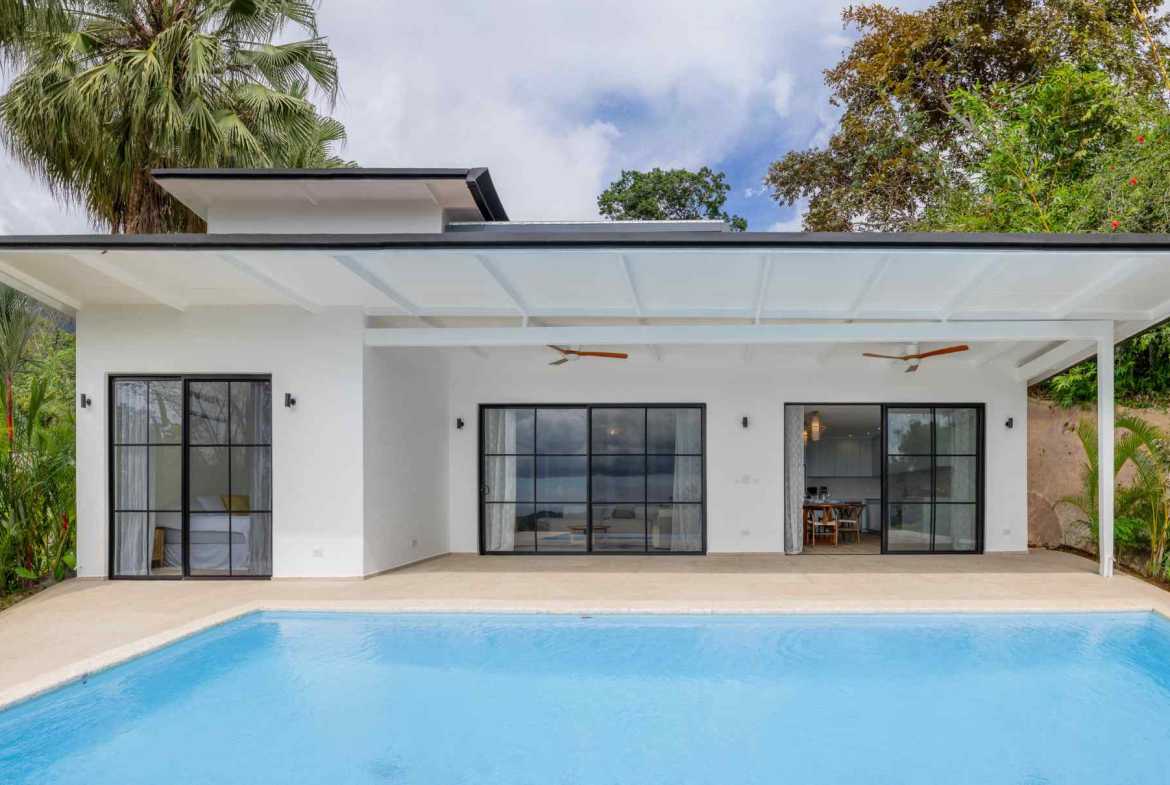 Stunning 4-Bedroom Villa with Ocean Views & Pool in Ojochal Costa Rica photo 1