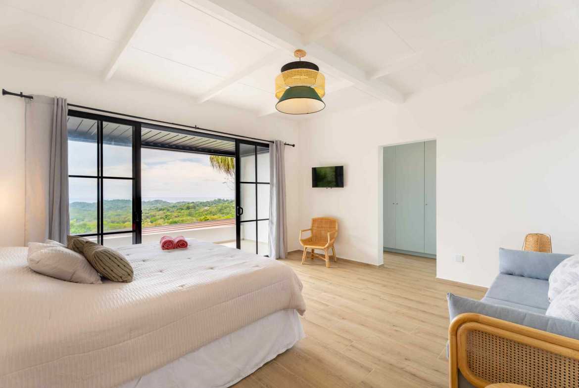 Stunning 4-Bedroom Villa with Ocean Views & Pool in Ojochal Costa Rica photo 14