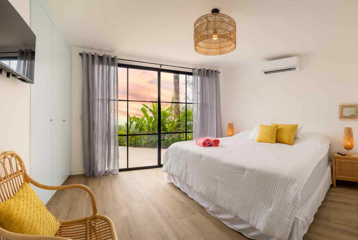 Stunning 4-Bedroom Villa with Ocean Views & Pool in Ojochal Costa Rica photo 5