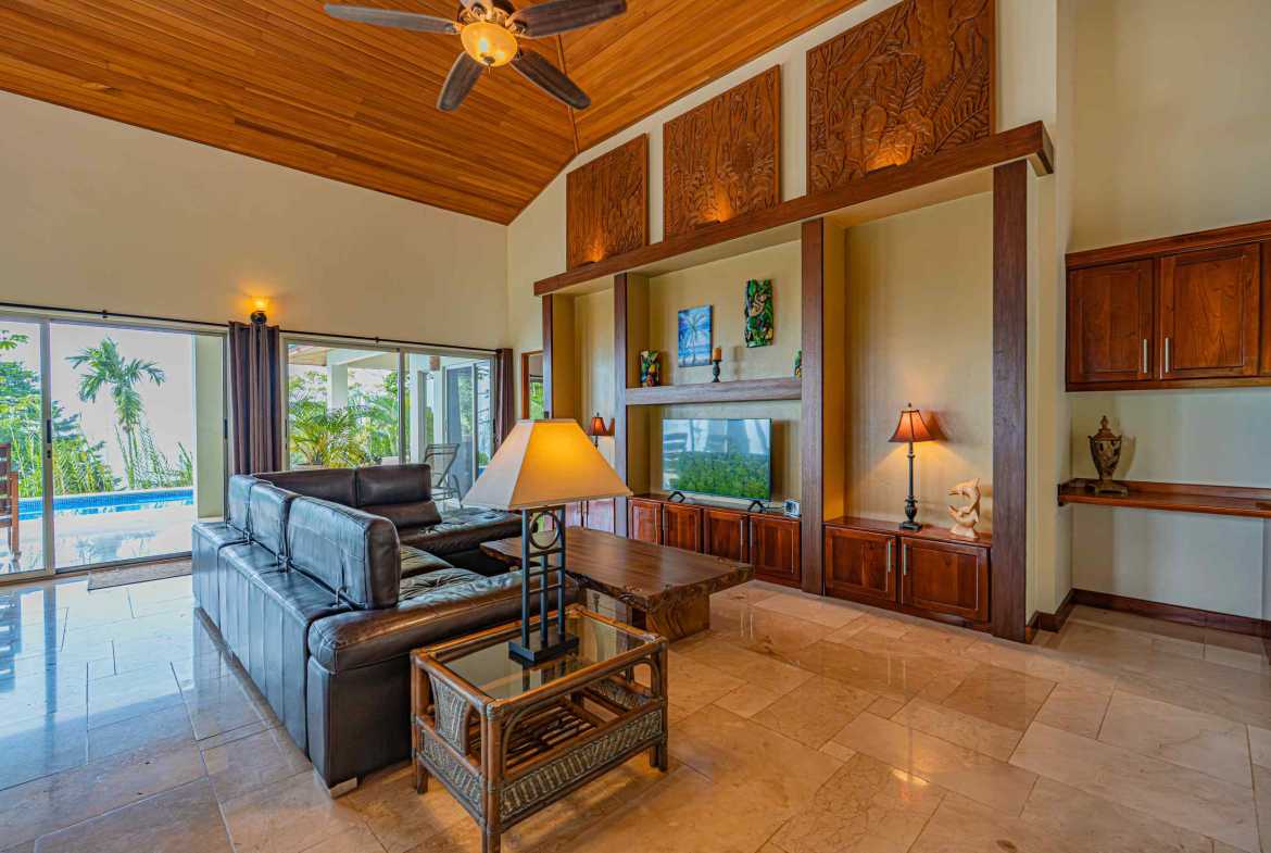 Ultra-Private 3-Bedroom Estate with Whale’s Tail Ocean Views & Pool in Dominical Costa Rica photo 2