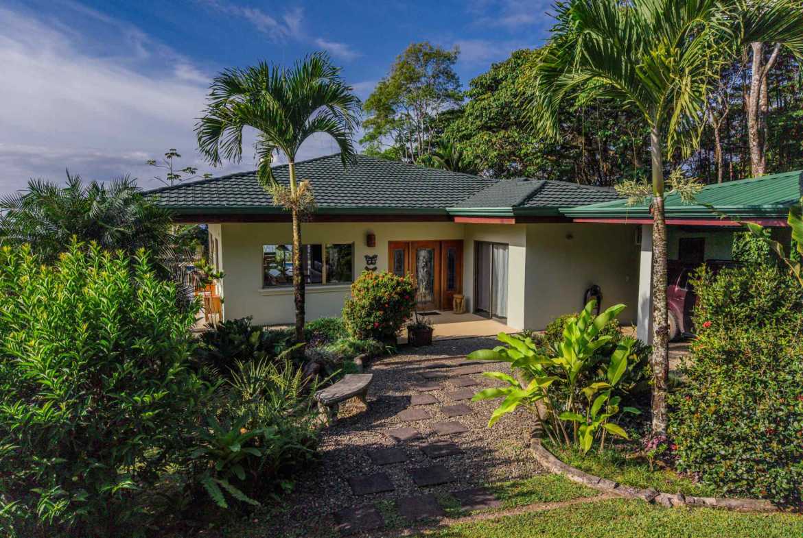 Ultra-Private 3-Bedroom Estate with Whale’s Tail Ocean Views & Pool in Dominical Costa Rica photo 17