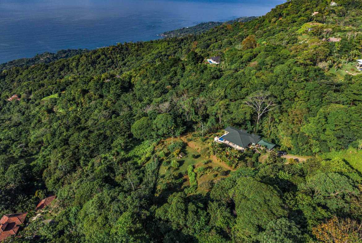 Ultra-Private 3-Bedroom Estate with Whale’s Tail Ocean Views & Pool in Dominical Costa Rica photo 15