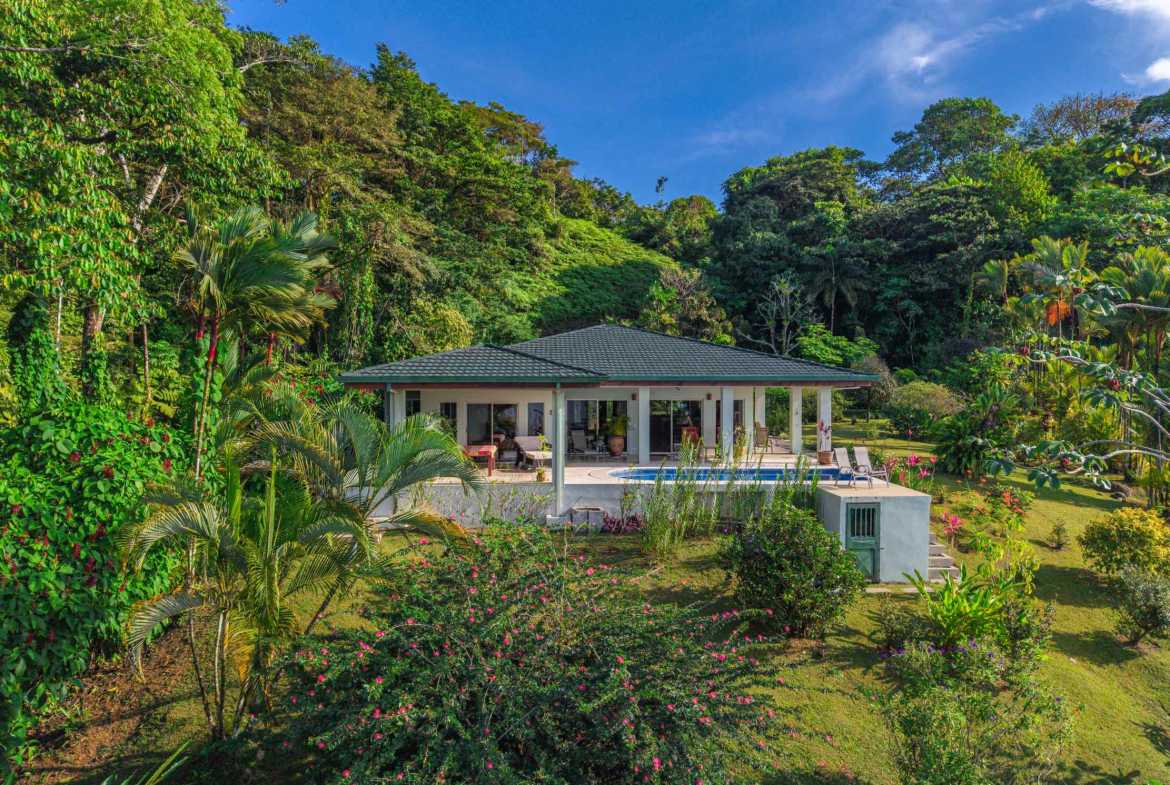 Ultra-Private 3-Bedroom Estate with Whale’s Tail Ocean Views & Pool in Dominical Costa Rica photo 13