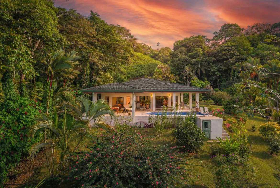 Ultra-Private 3-Bedroom Estate with Whale’s Tail Ocean Views & Pool in Dominical Costa Rica photo 5