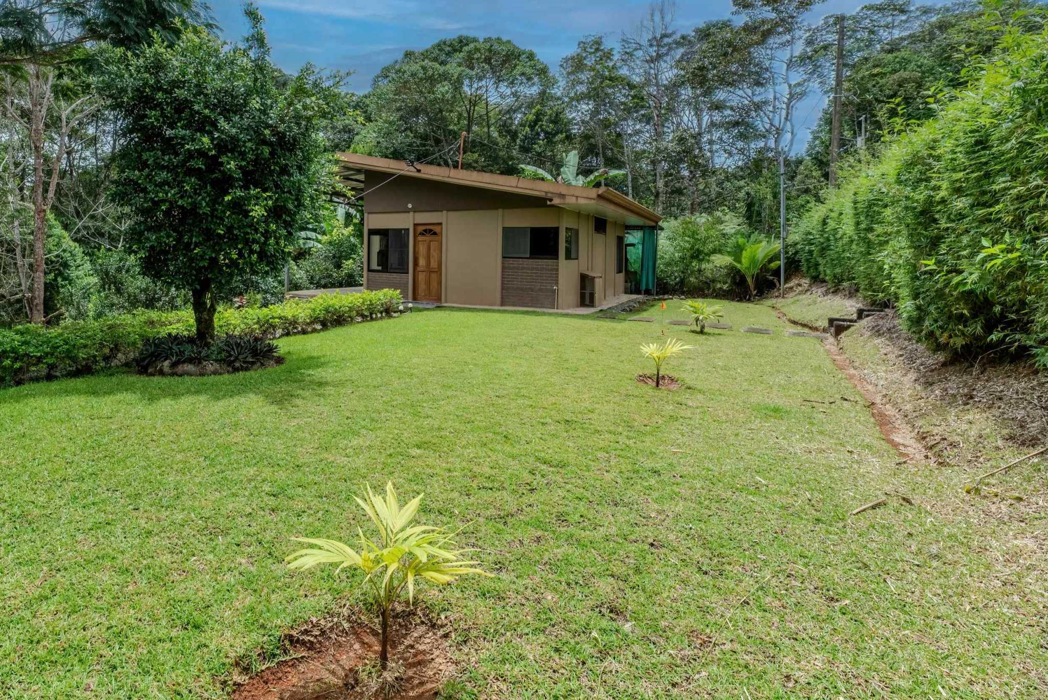 59259-33 Unique 7-Bedroom Multi-Family Compound with 4 Furnished Units in Platanillo Costa Rica
