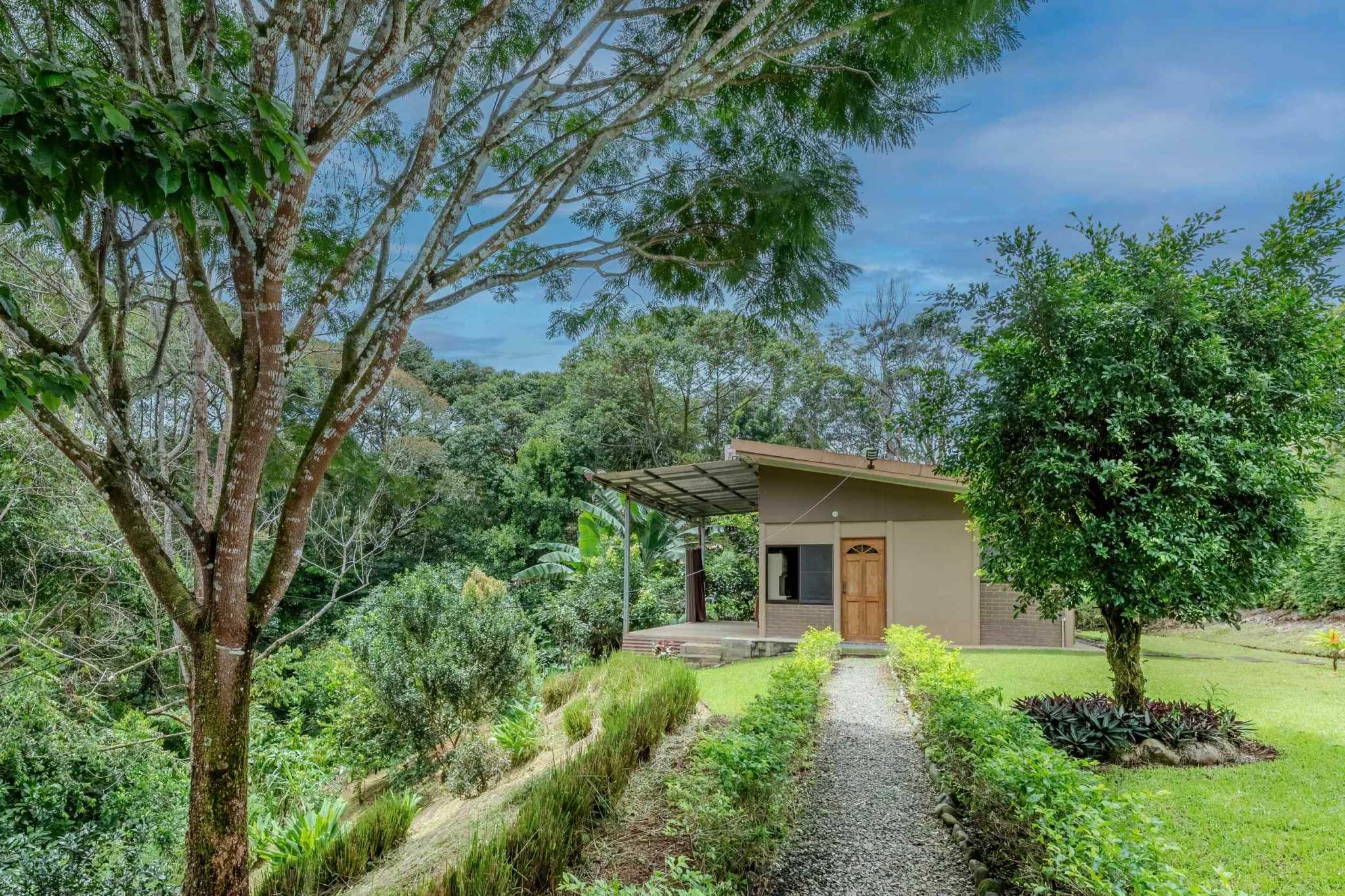 59259-32 Unique 7-Bedroom Multi-Family Compound with 4 Furnished Units in Platanillo Costa Rica