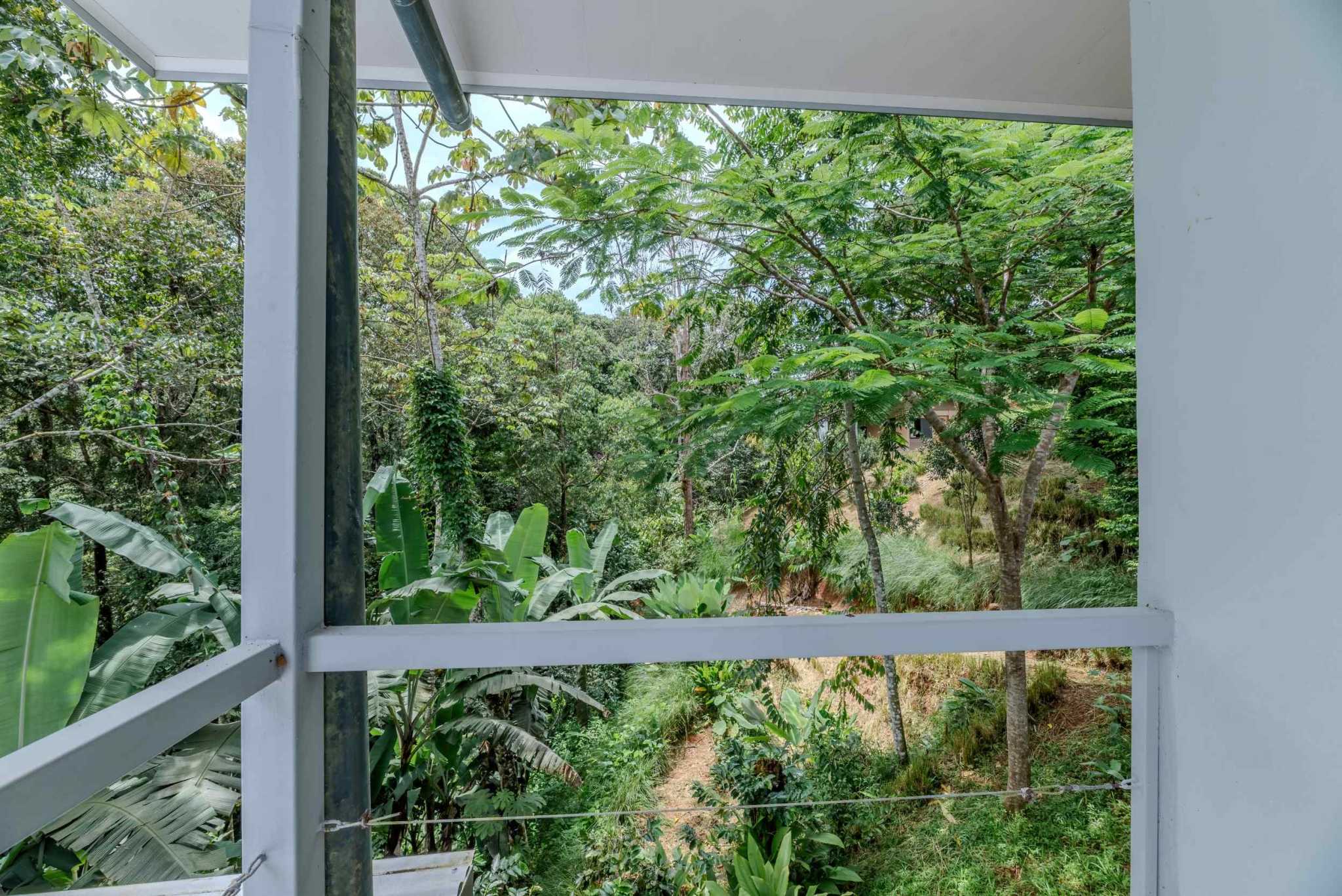 59259-20 Unique 7-Bedroom Multi-Family Compound with 4 Furnished Units in Platanillo Costa Rica