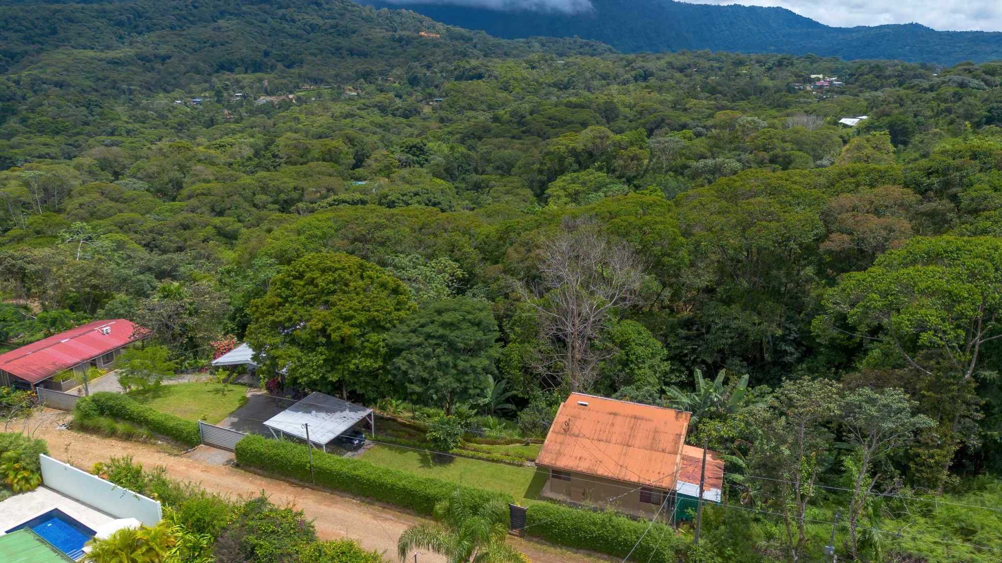 59259-8 Unique 7-Bedroom Multi-Family Compound with 4 Furnished Units in Platanillo Costa Rica
