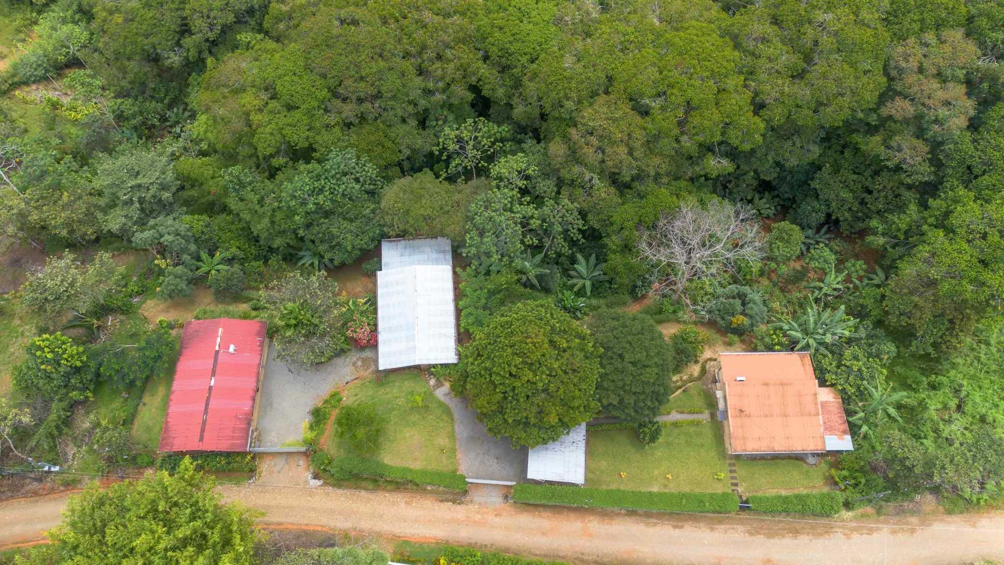 59259-5 Unique 7-Bedroom Multi-Family Compound with 4 Furnished Units in Platanillo Costa Rica