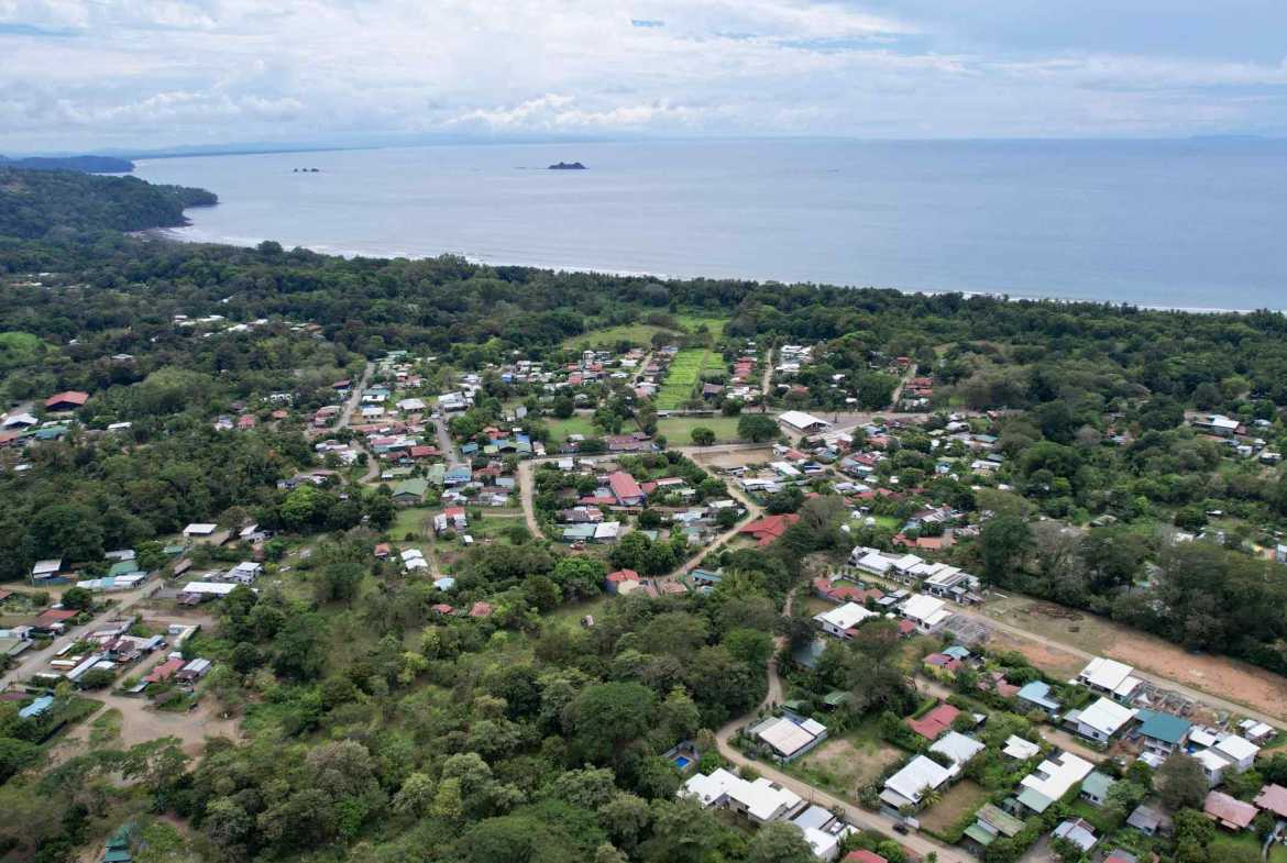 Spacious 3-Bedroom Home with Large Pool & Garden in Bahia Costa Rica photo 43
