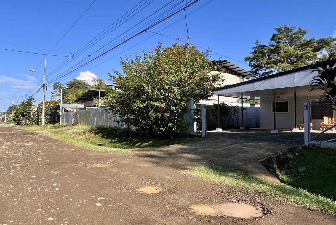 Spacious 3-Bedroom Home with Large Pool & Garden in Bahia Costa Rica photo 41