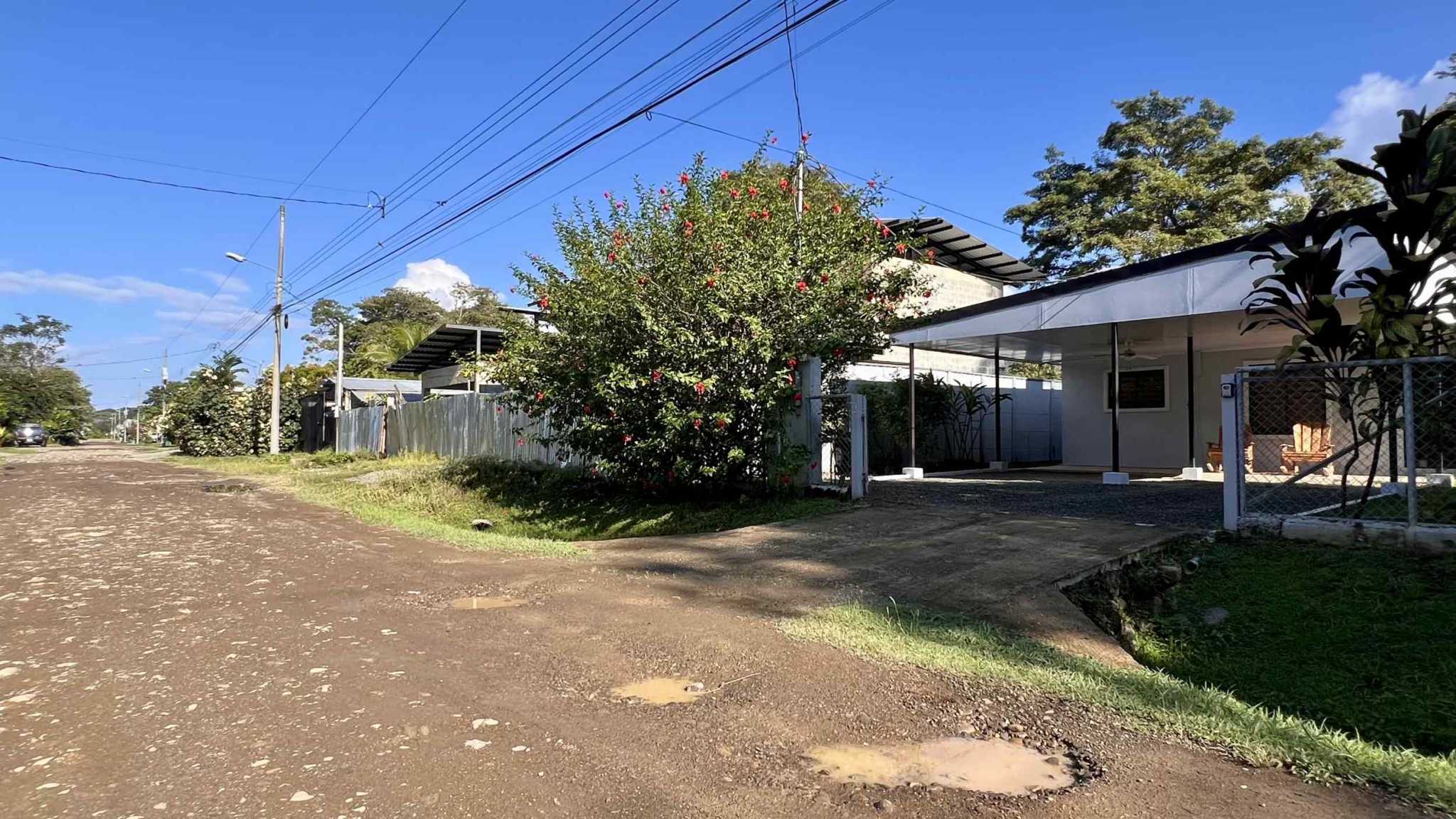 Spacious 3-Bedroom Home with Large Pool & Garden in Bahia Costa Rica
