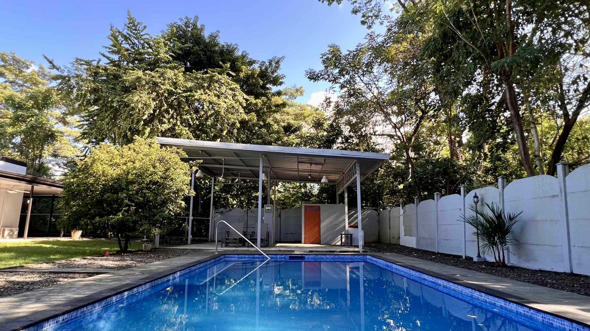 Spacious 3-Bedroom Home with Large Pool & Garden in Bahia Costa Rica