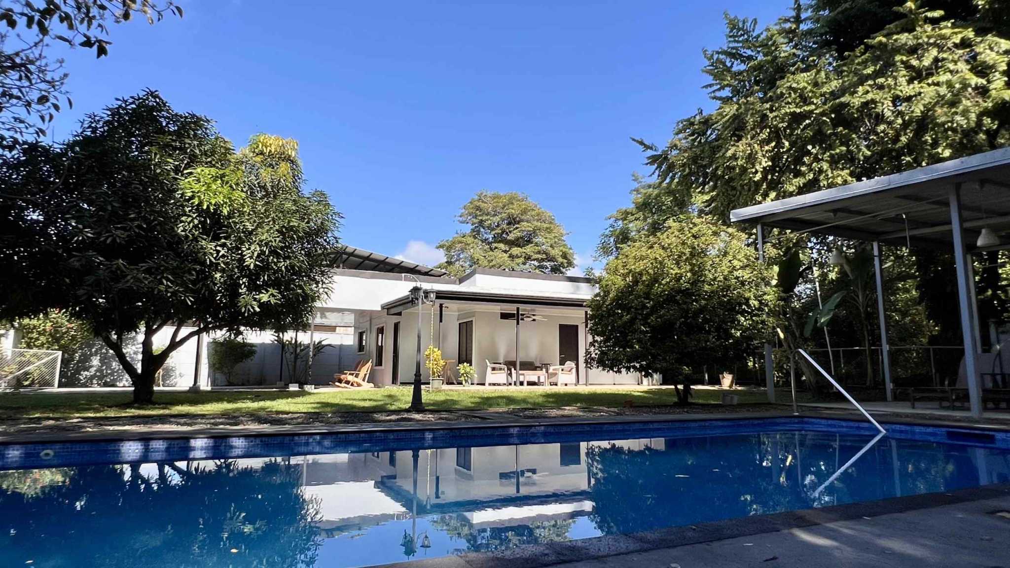 Spacious 3-Bedroom Home with Large Pool & Garden in Bahia Costa Rica