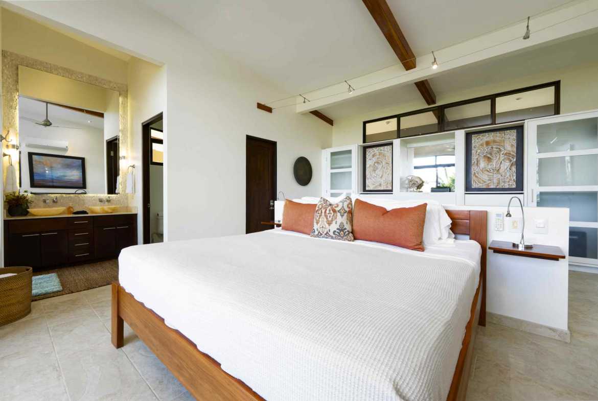 4-Bedroom Villa with Ocean Views & Private Pool, photo 23 of 24