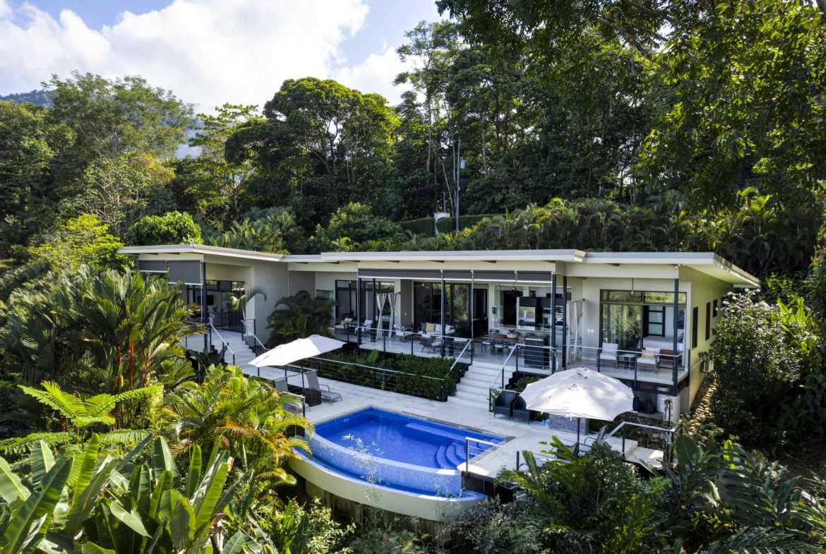 4-Bedroom Villa with Ocean Views & Private Pool, photo 22 of 24