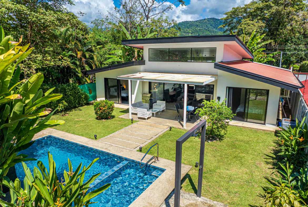 Modern 3-Bedroom Home with Designer Pool & Fruit Trees, photo 10 of 24