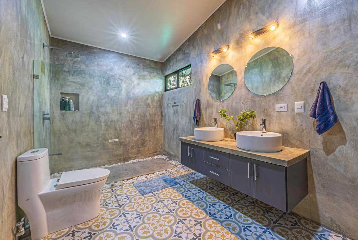 Modern 3-Bedroom Home with Designer Pool & Fruit Trees, photo 15 of 24
