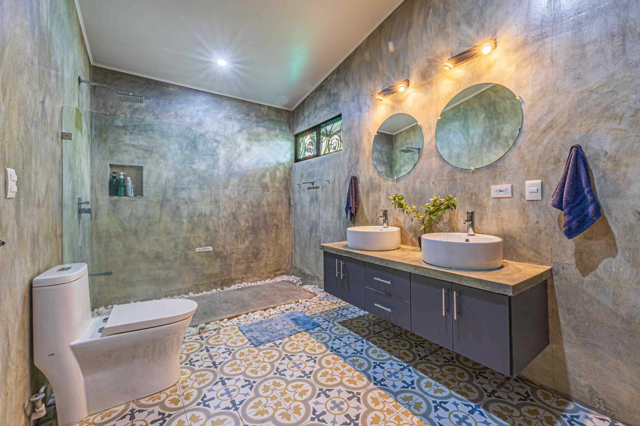 58420-5 Modern 3-Bedroom Home with Designer Pool & Fruit Trees in Uvita Costa Rica