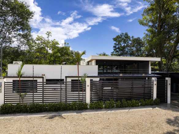 Stunning 3-Bedroom Home with Pool & Mountain Views in Uvita Costa Rica