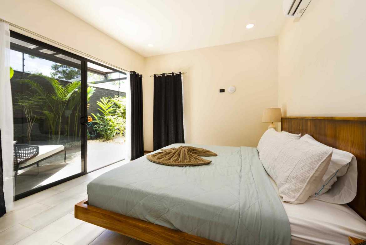 3-Bedroom Home with Pool & Mountain Views, photo 15 of 24