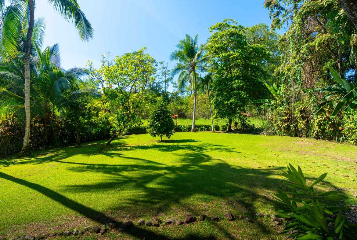 Beautiful 2-Bedroom Home in Walk-to-Beach Location in Uvita Costa Rica photo 12