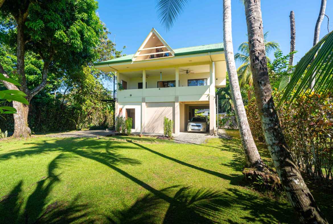 Beautiful 2-Bedroom Home in Walk-to-Beach Location in Uvita Costa Rica photo 10